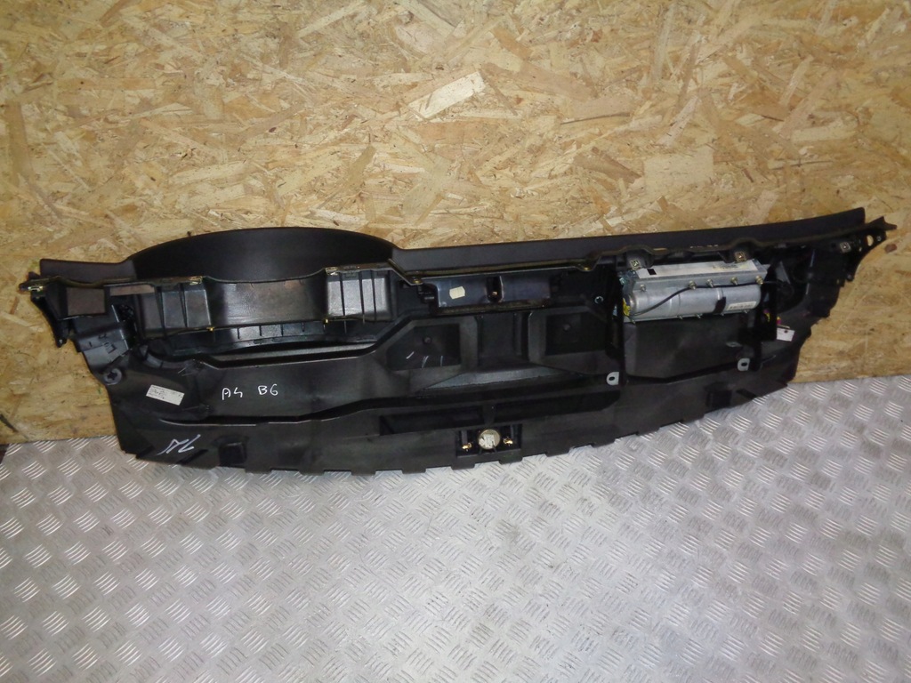 фото №10, Панель приладів приладова консоль панель приладів a4 b6 00-06