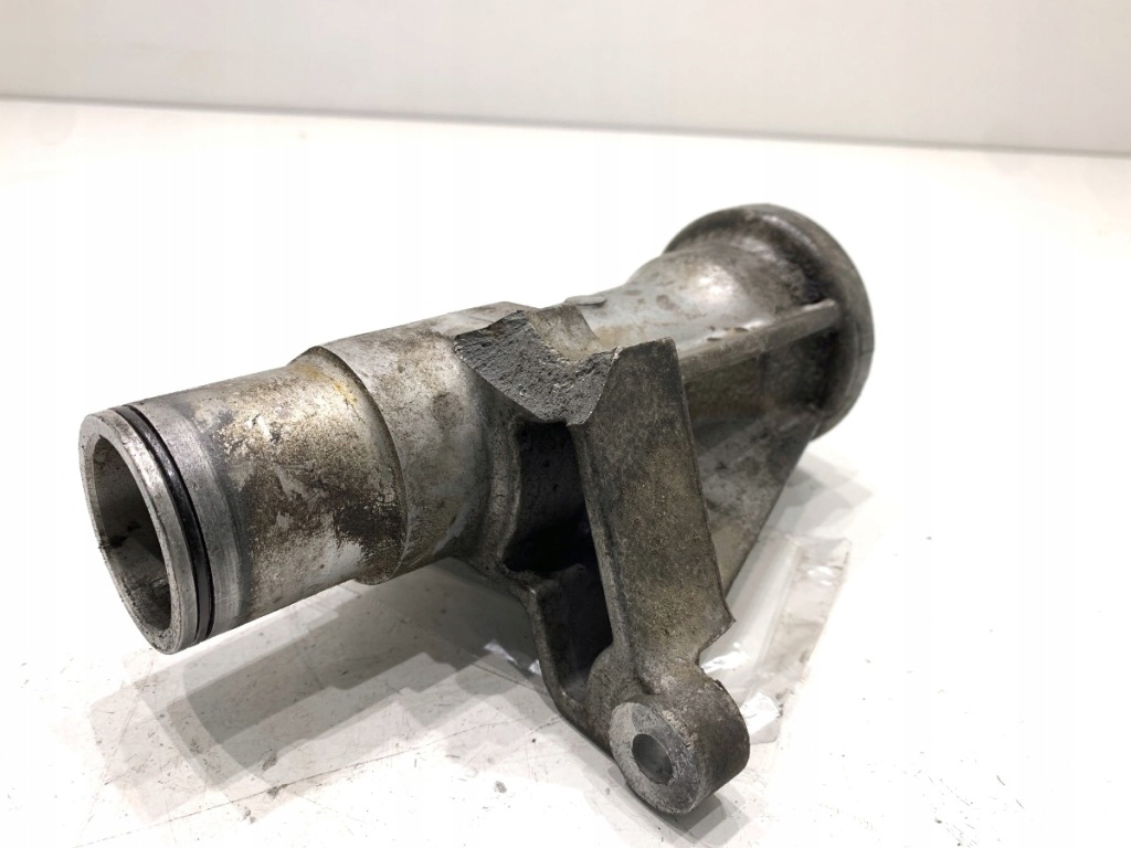 Купить Кронштейн кронштейн полуось jaguar f-pace hk83-3a040-aa