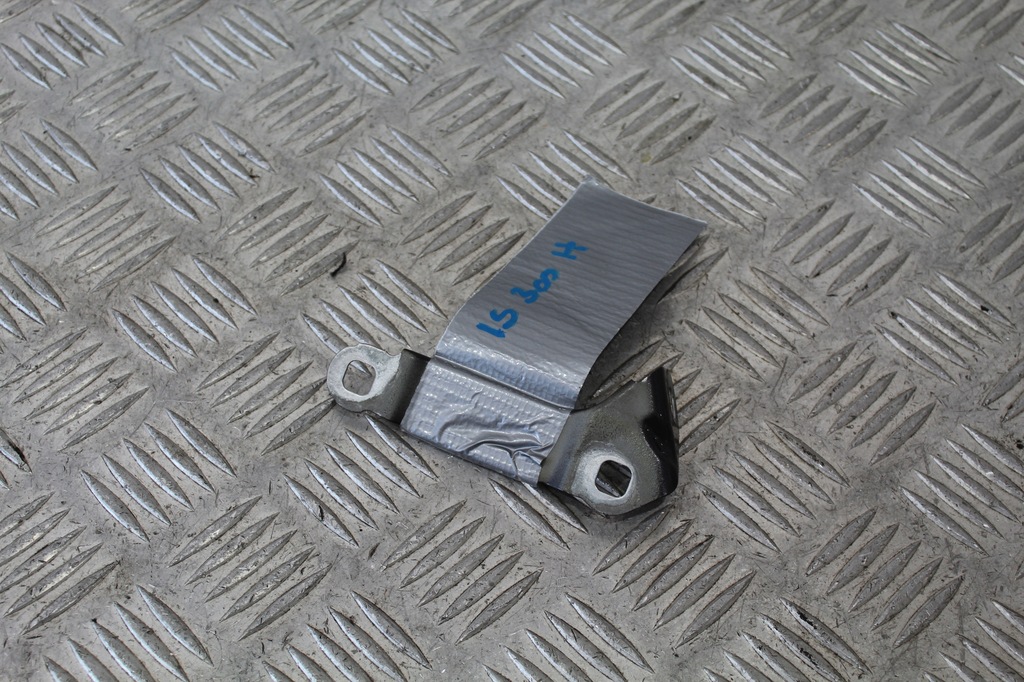 фото №1, Кронштейн кронштейн lexus is 300h