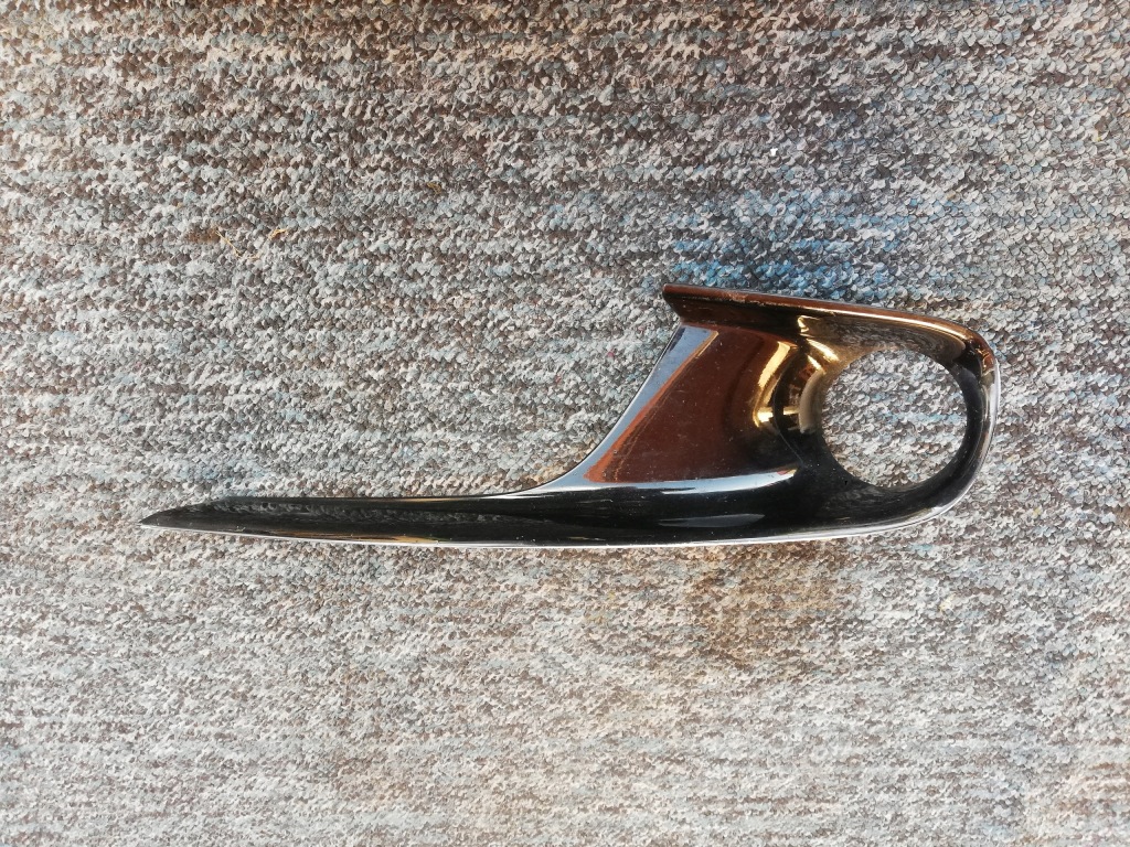 Купить Renault оригинальный номер 261a38712r решётка бампера