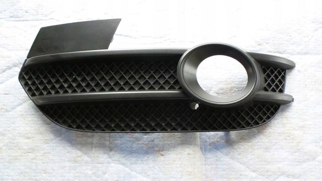 Купить Audi q3 решётка бампер перед левая 8u0807682a