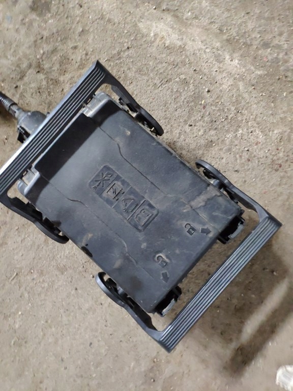 фото №1, Корпус коробка запобіжників escalade tahoe yukon