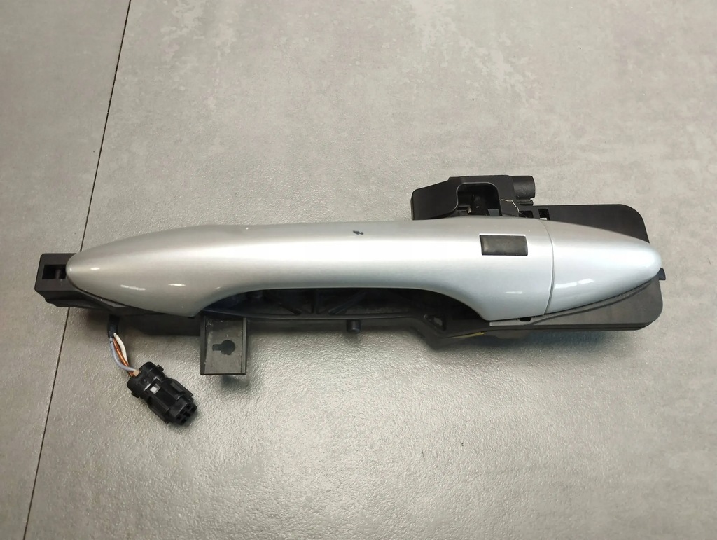 фото №1, Hyundai ix35 ручка правая перед keyless rah