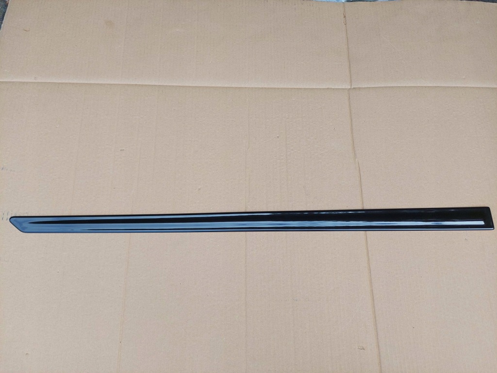 фото №1, Mitsubishi outlander phev 17- молдинг дверь правый перед ruby black mz314894