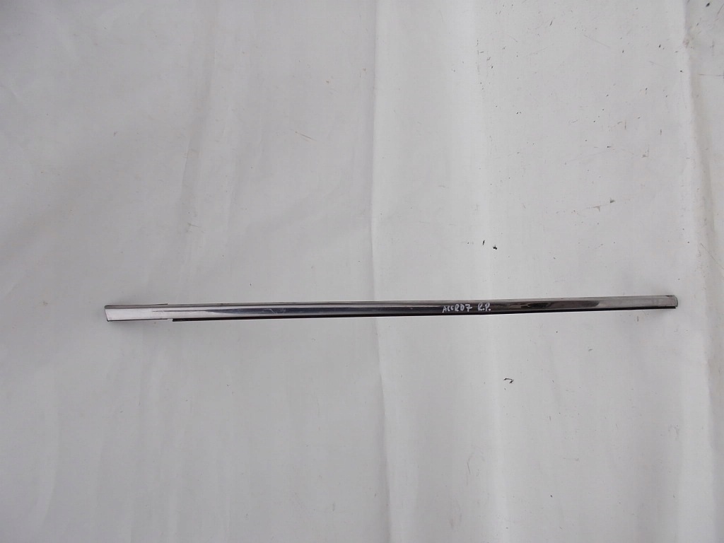 фото №1, Молдинг ущільнювач хром перед права accord vii