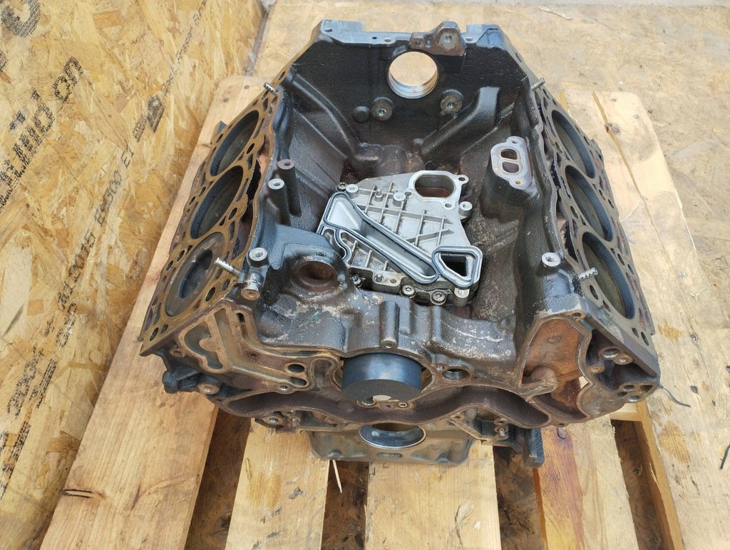 фото №8, Блок dół двигателя cjg 059023ad audi q7 3.0 tdi v6