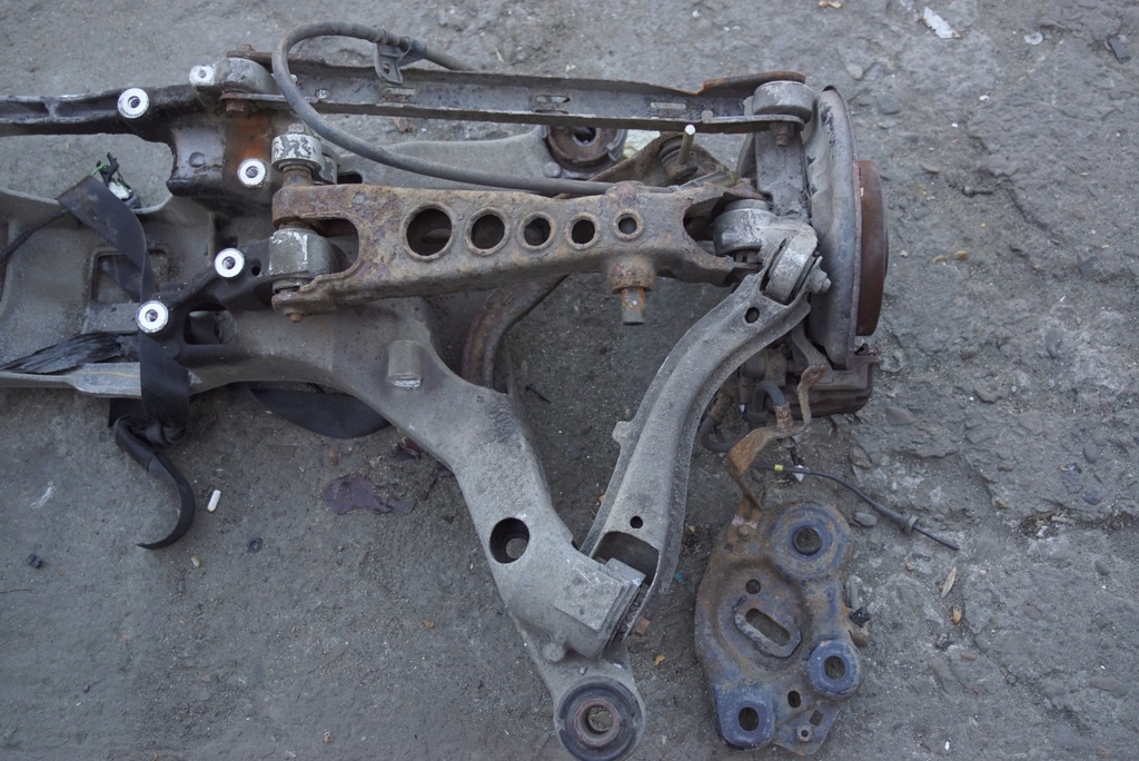 фото №4, Підвіска oś балка задня підрамник volvo cx70