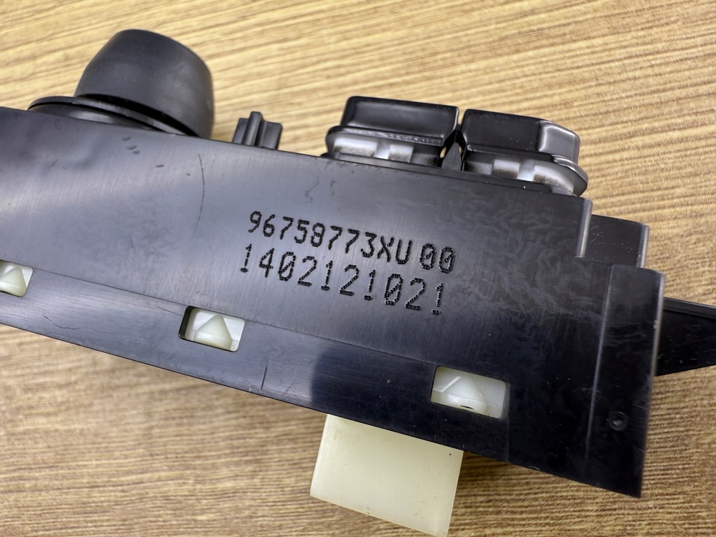 фото №9, Панель керування перемикач навігації peugeot 208 i eu org