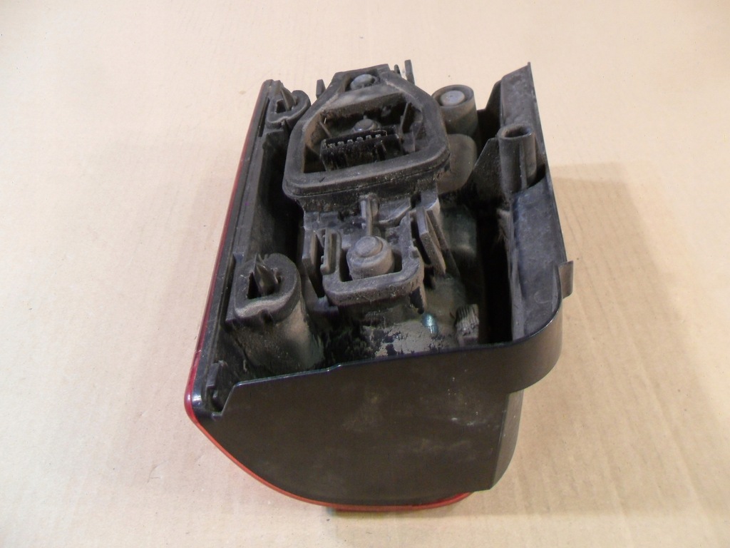 фото №12, Лампа левый задняя peugeot partner 9657977080 02-