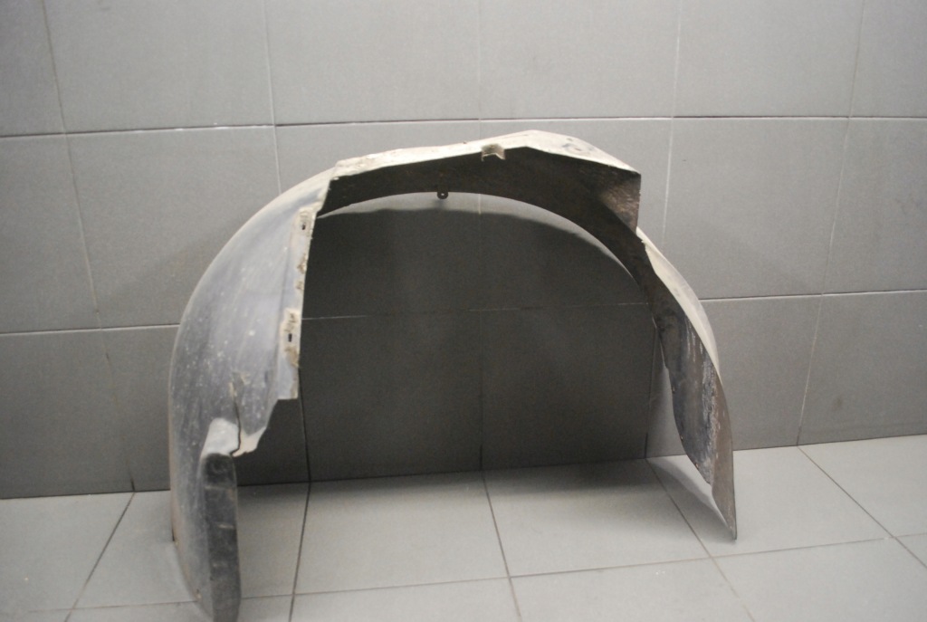 фото №1, Подкрылок правый перед audi a6 c5 2.4 4b0821172a