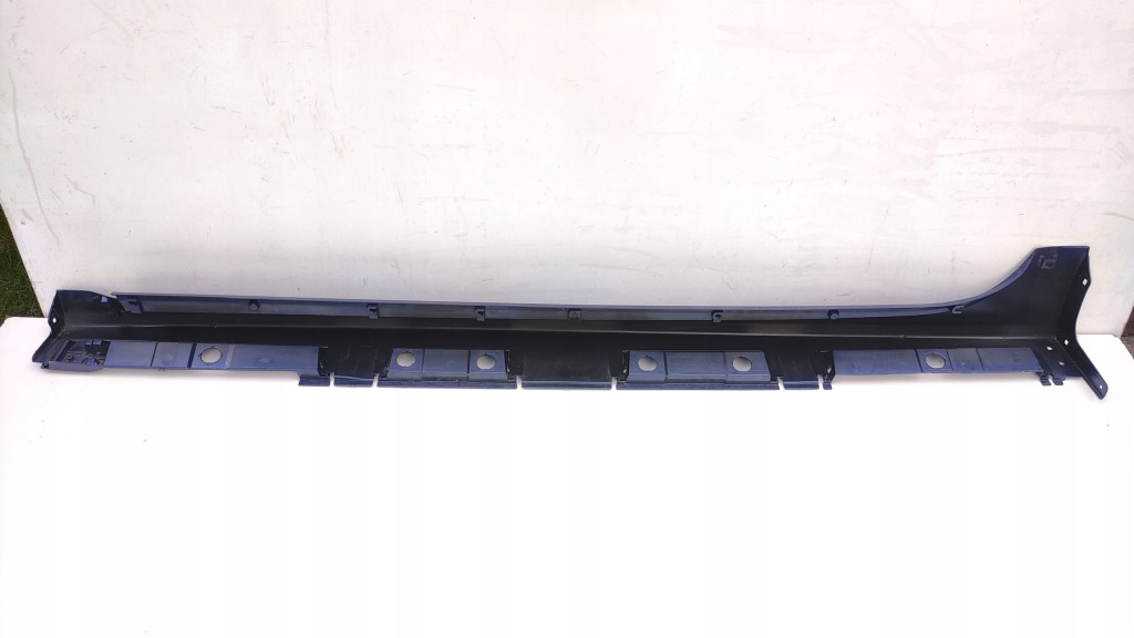 Toyota yaris iv 4 20- накладка  порог правый  порог 75850-k0080 pr04 с Разборки