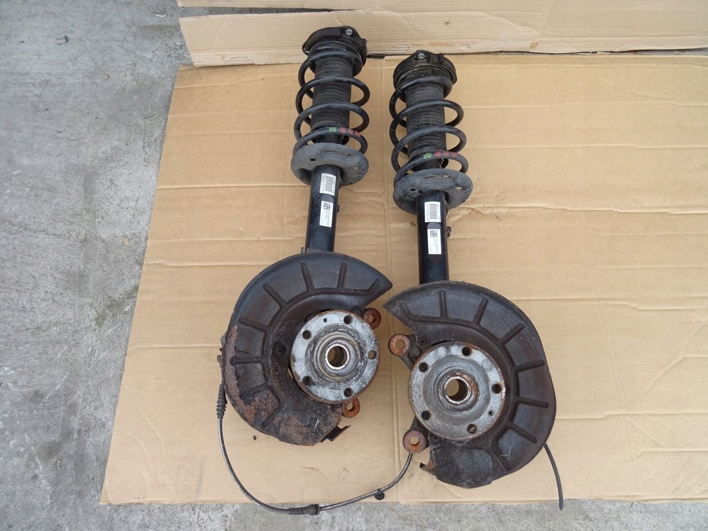 фото №1, Vw caddy поворотный кулак перед левая 2k5413031