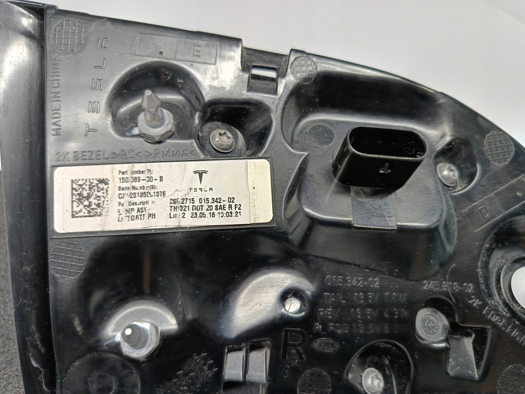 Tesla 3 m3 рестайлинг  y 20- фара крышки багажника правая  задний led оригинальный номер 1502089-00-b Цена