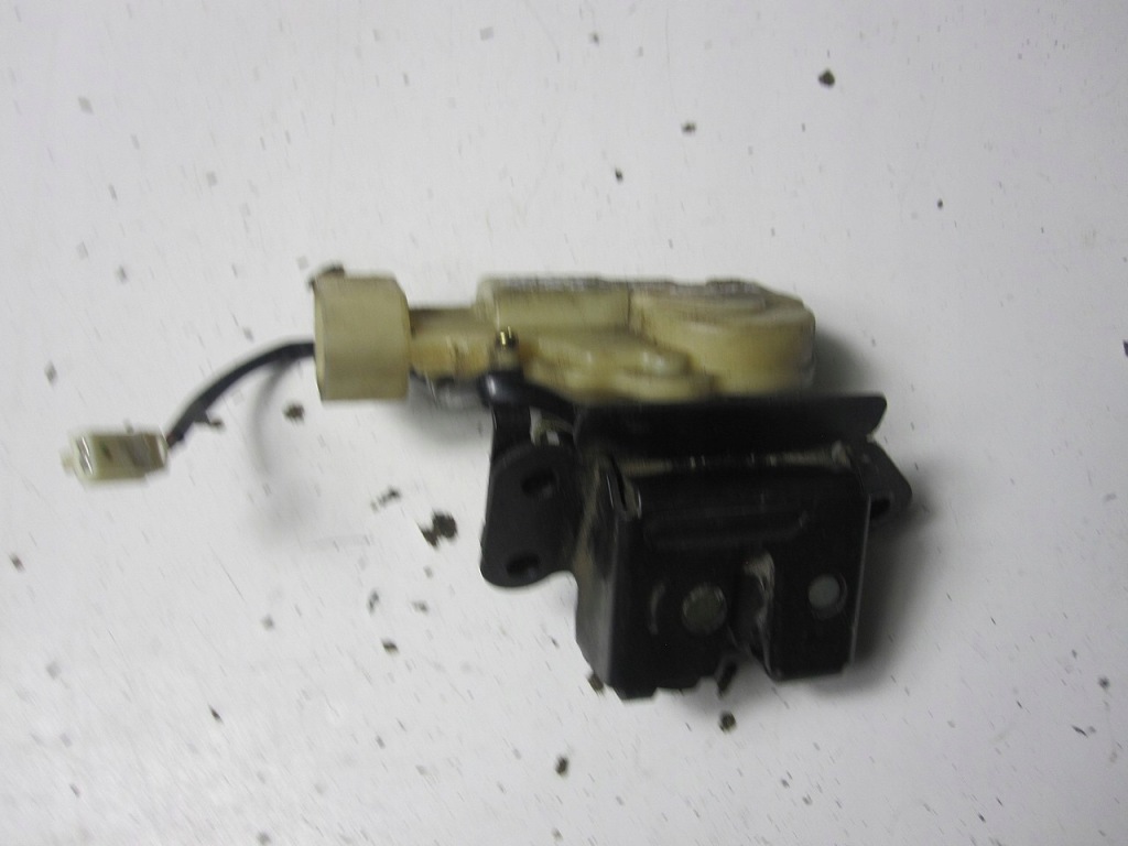 фото №3, Замок крышки задняя задний mazda premacy 01r