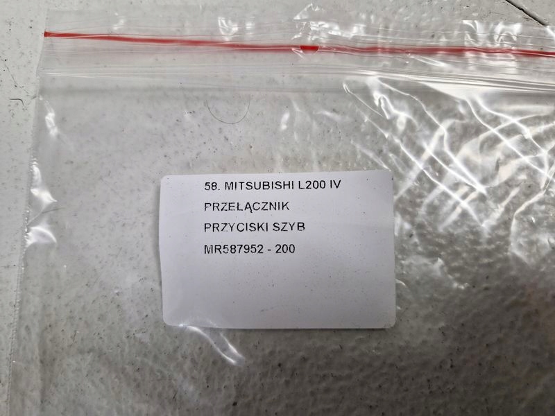 фото №12, Mitsubishi l200 iv 4 переключатель панель окон левый перед mr587952