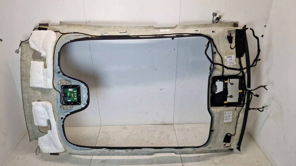 фото №5, Потолок czarna панорама zagięta jaguar i-pace x590 jaguar i-pace x590