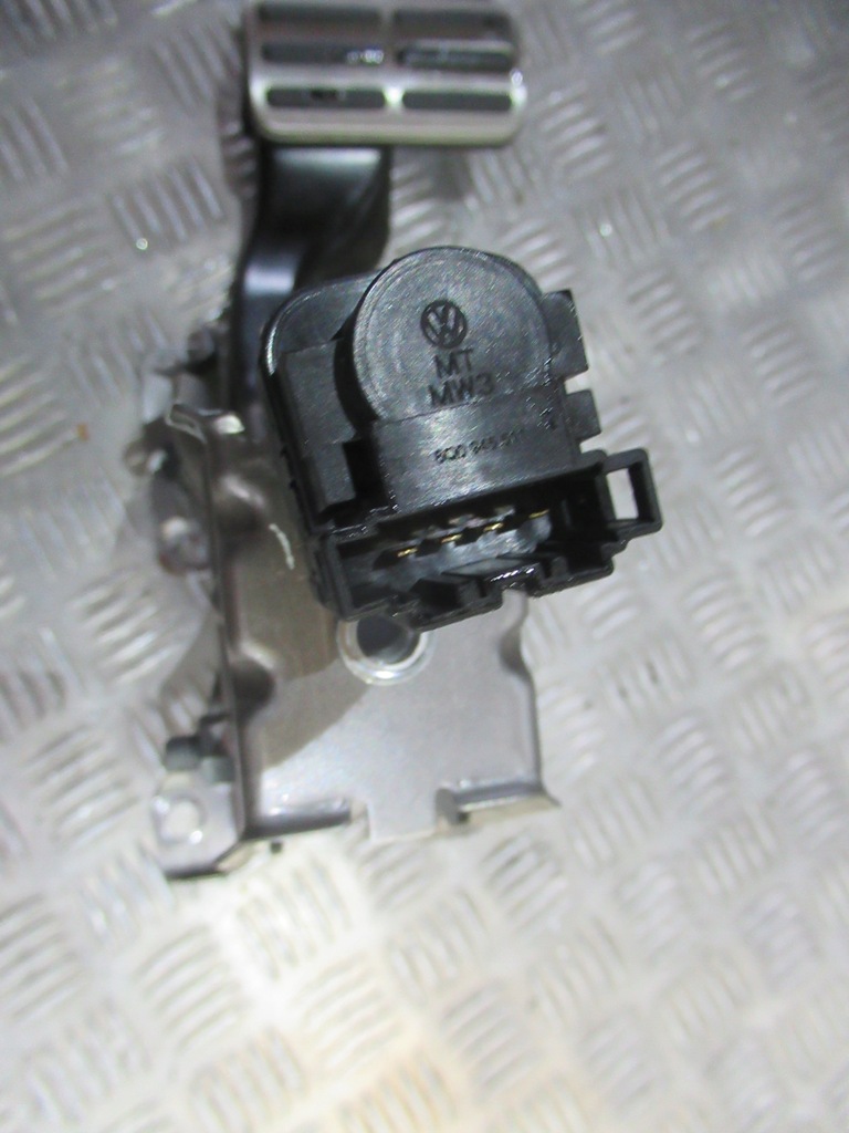 фото №4, Audi r8 5.2 педаль гальма 423723057f