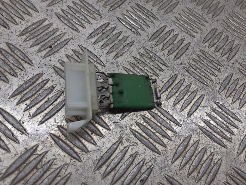 фото №1, Резистор резистор вентилятор mercedes w168 1.7 cdi