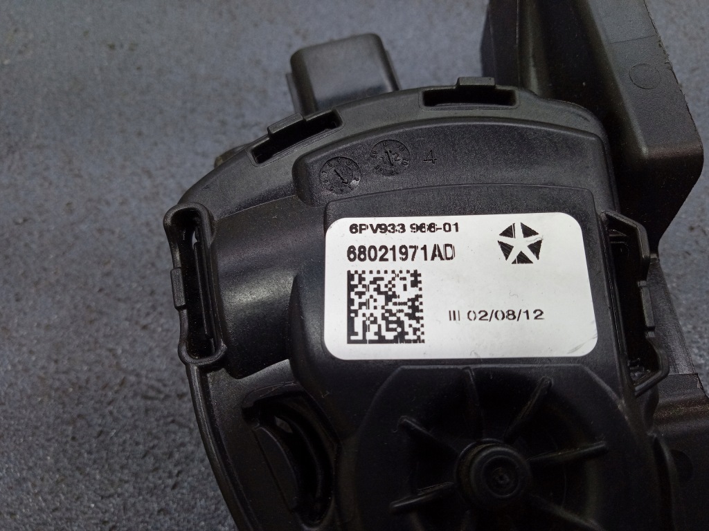 фото №4, Grand cherokee wk2 педаль газа 68021971ad