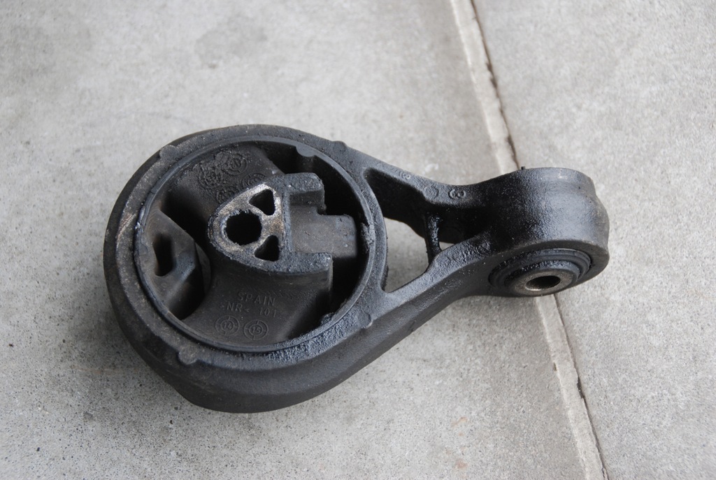 фото №2, Кронштейн подушка двигуна mini countryman r60 1,6 d