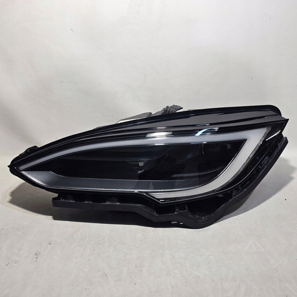 фото №1, Лампа левая перед передняя tesla model s plaid 1563713-00-c