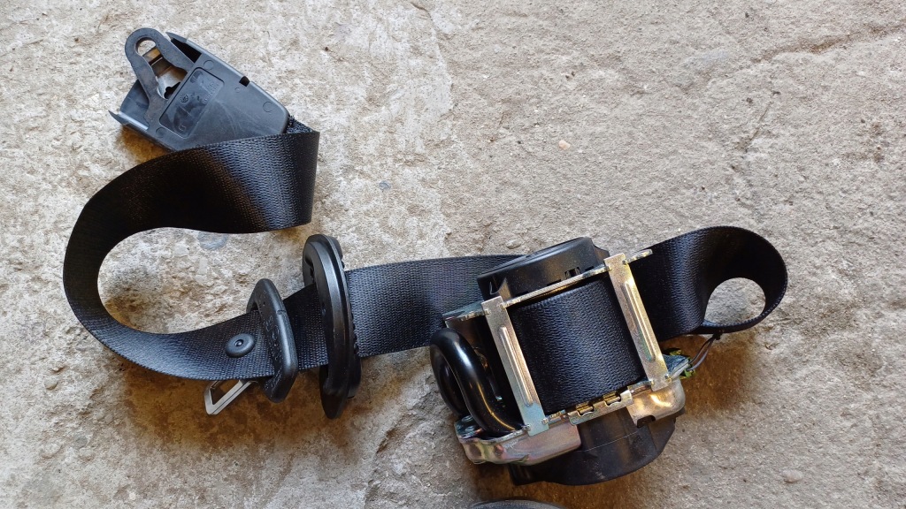 Купить Mini cooper f55 ремень безопасности правая  перед 628900100