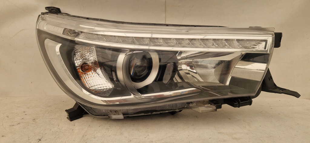 фото №1, Toyota hilux viii 8 full led лампа передняя правая