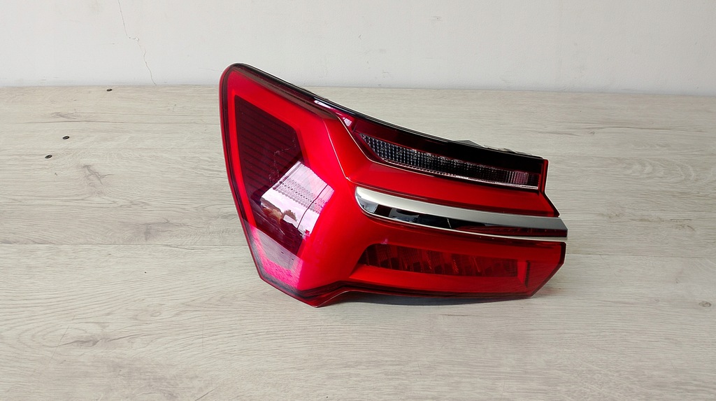 фото №1, Audi a6 c8 sedan ліва лампа led задня задня