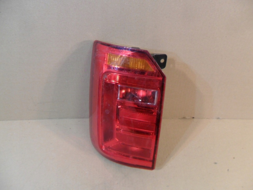 фото №1, Vw caddy iii 2k1.945.096 eu - лампа задня права