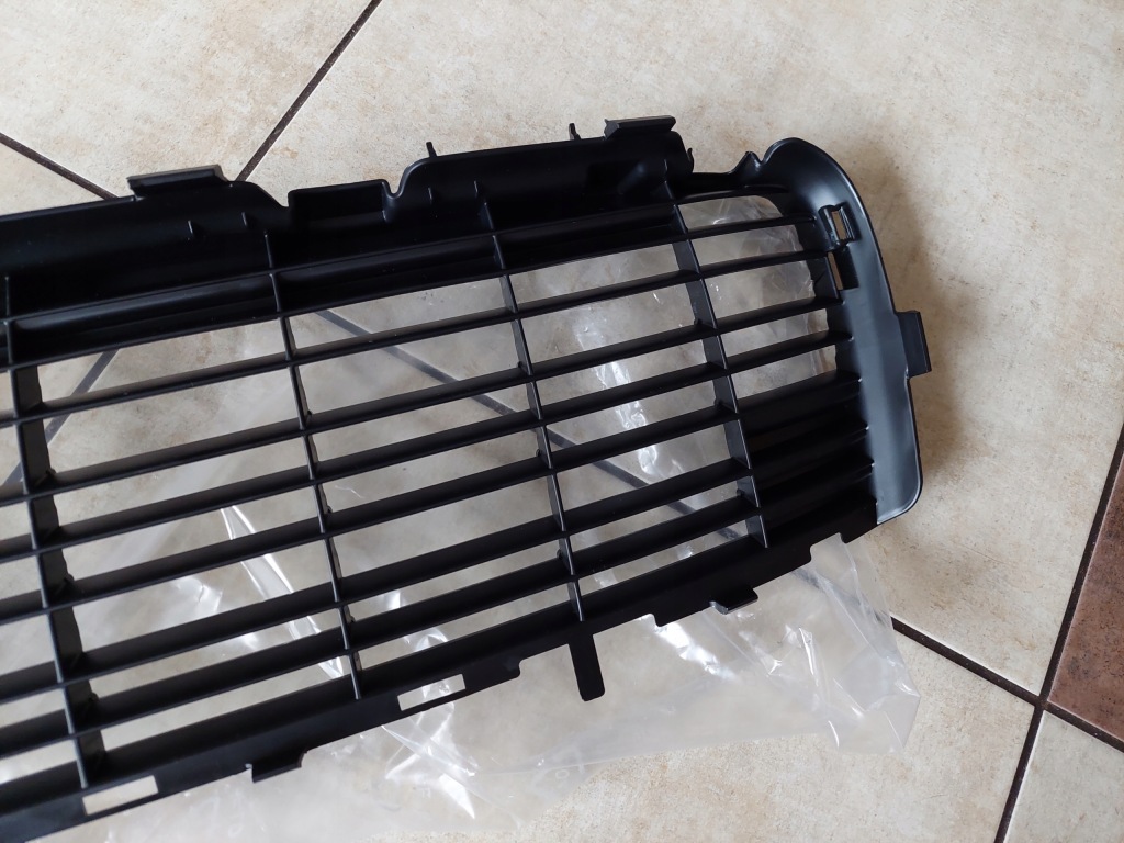 фото №7, Решітка бампера - середня - внутрішня - peugeot 3008 i - 09-13