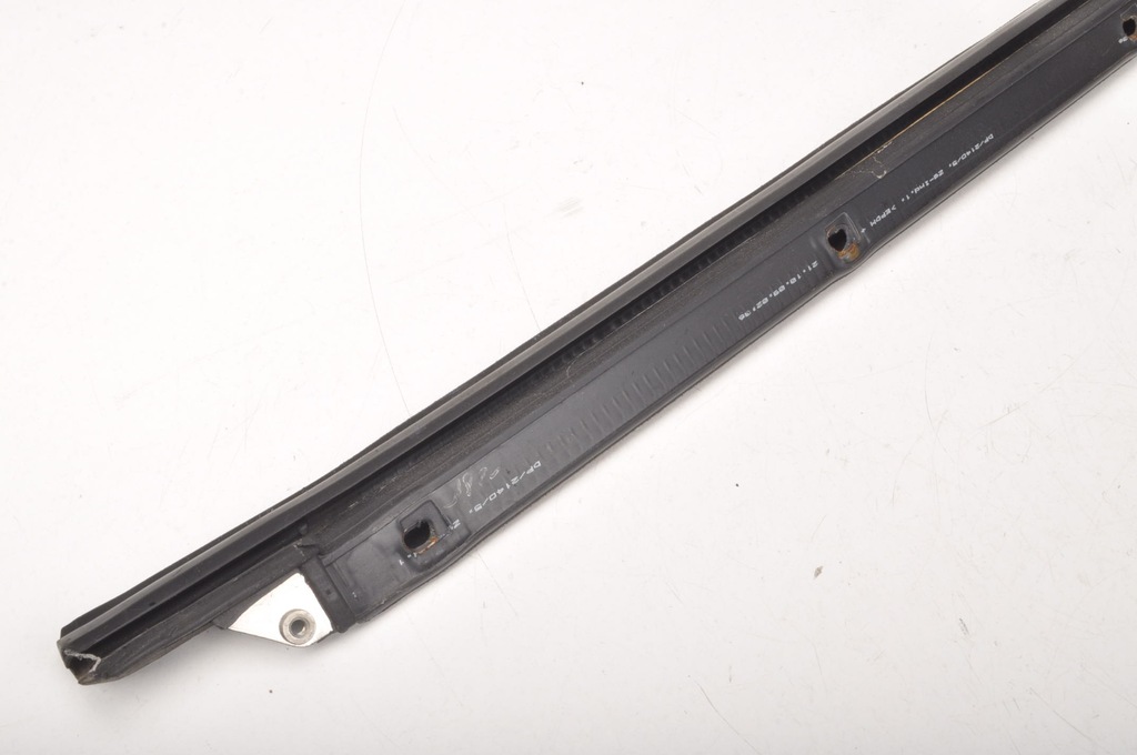 фото №9, California f149 молдинг стекло передняя правая