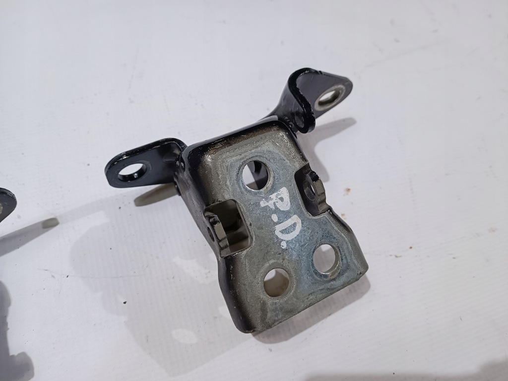 фото №5, Петлі двері правих праве kpl challenger 2008+