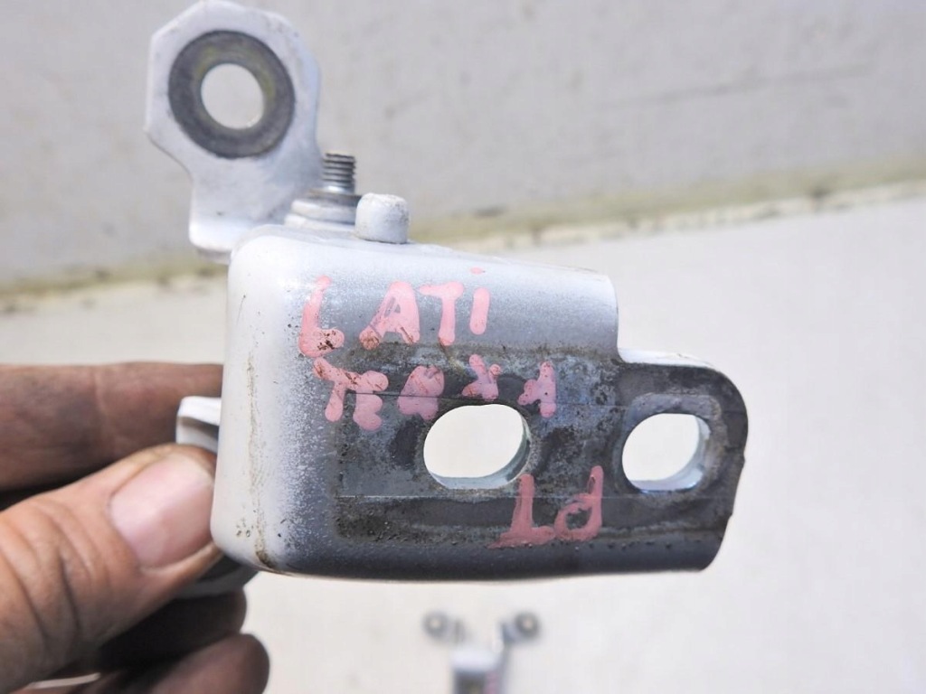 фото №2, Петля петлі двері правий задня teqxa renault latitude i120073