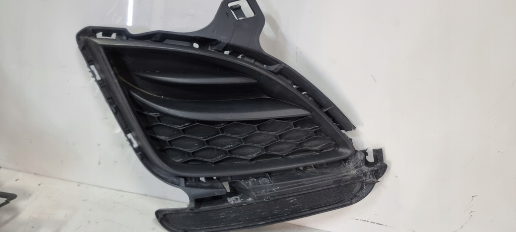 фото №1, Решётка решётка радиатора правая бампера перед mazda 6 ii gh lift 2011