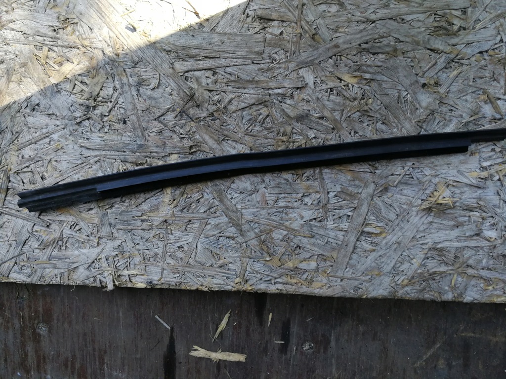 фото №4, Молдинг уплотнитель стекло боковой cabrio bmw e30