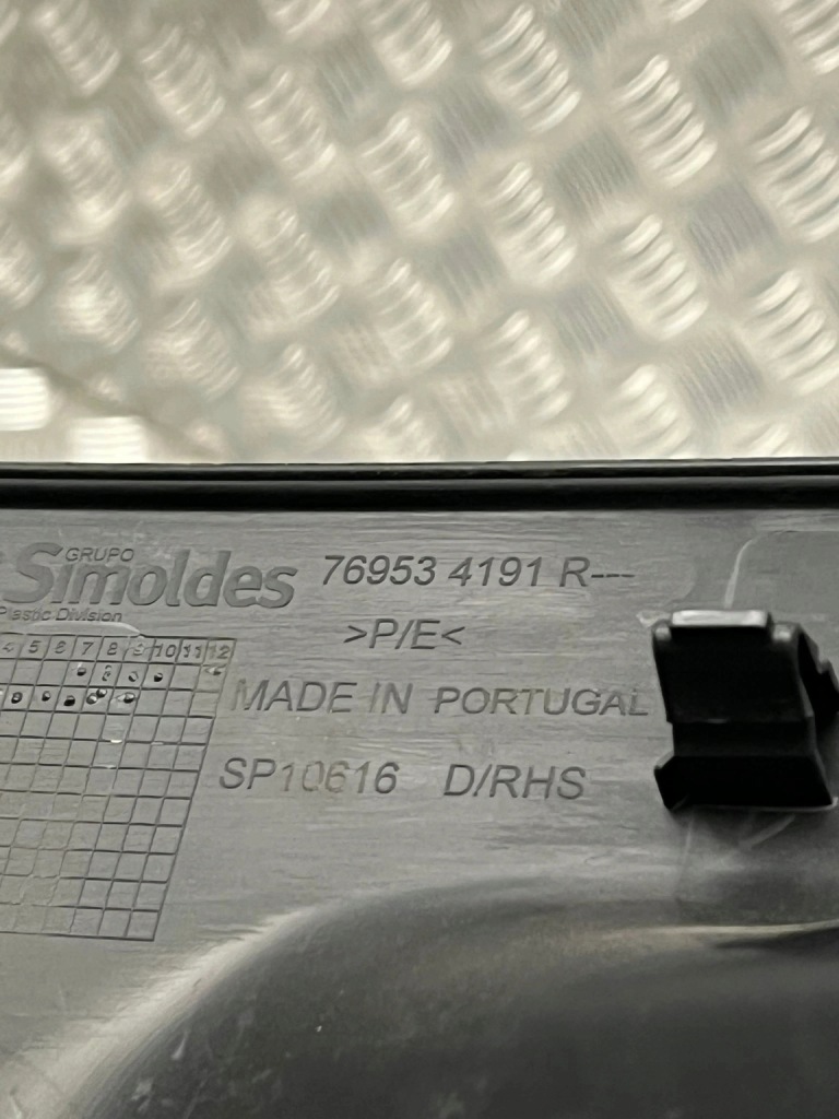 Подножка накладка порог порог правая  renault trafic 3 3 рестайлинг  iv 769534191r Доставка