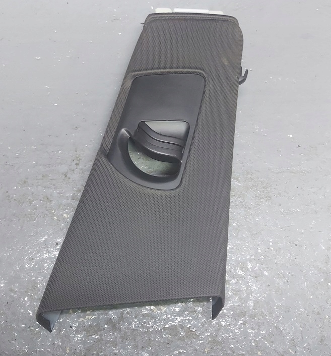 фото №1, Обшивка стойка audi оригинальный номер 8t8867244