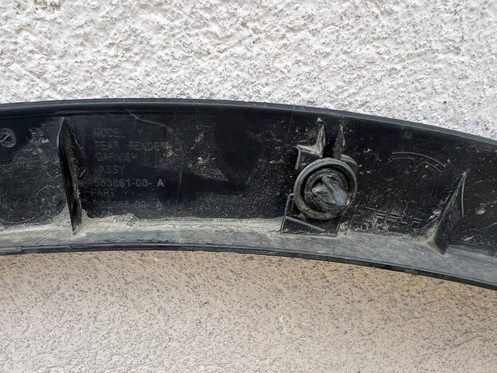 фото №7, Tesla y молдинг крыла левый задняя