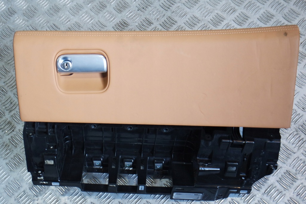 фото №1, Бардачок пасажира шкіра porsche panamera cognac