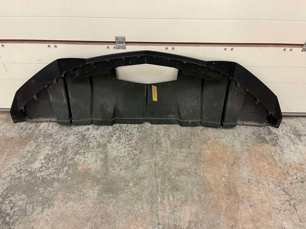 Lamborghini aventador дифузор lp700 бампер rear бампер diffusor 470807539b в Україні