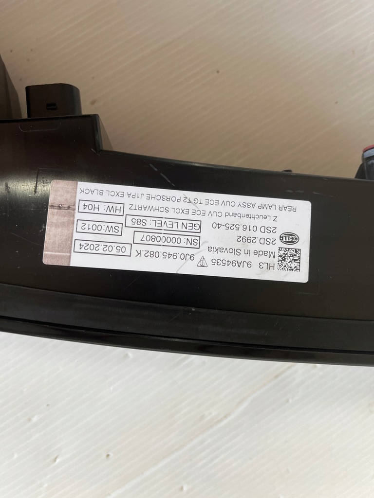 фото №8, Porsche taycan лампа задня 9j0945082k led