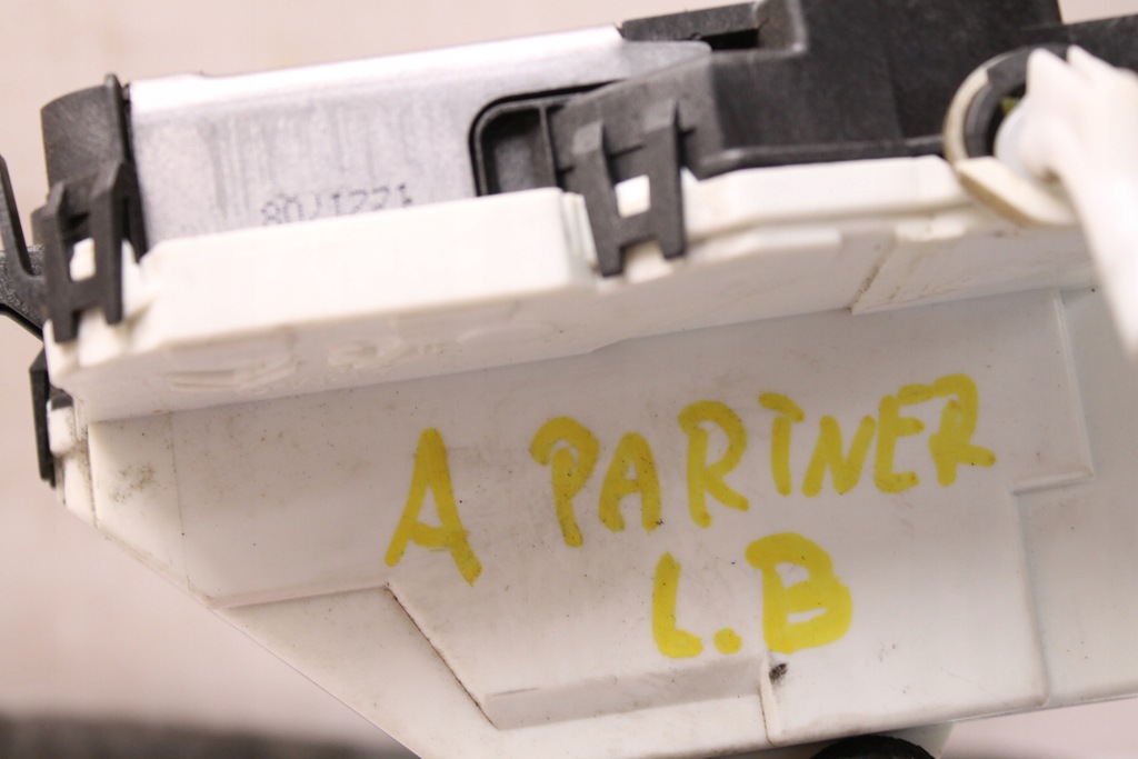 фото №10, Partner iii 08r- замок + ручка лівий bok двері