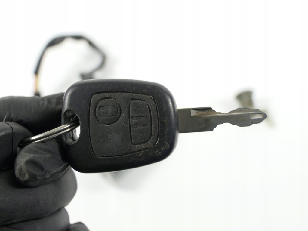 фото №10, Замок запалювання жало ключ вкладка замка кришка пального peugeot 206 98-09r 5 двері