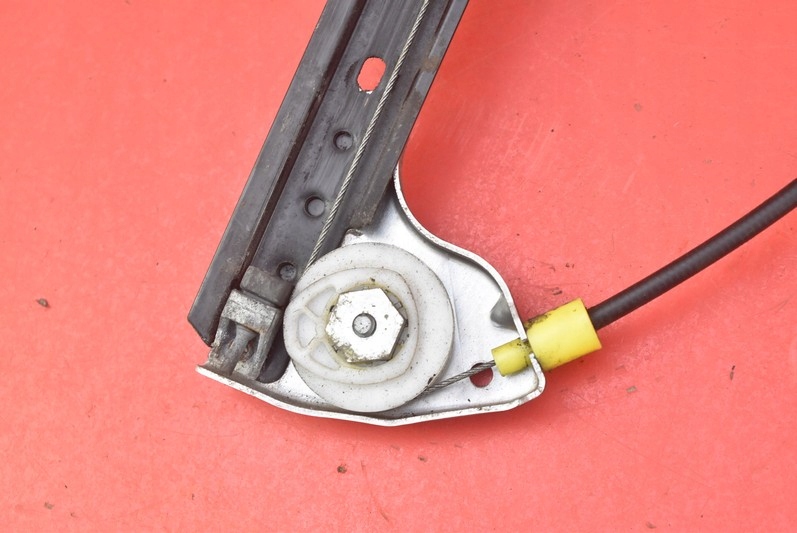 фото №13, Подъемник стекло левый перед eu 83810199 land rover range rover 3 iii l322