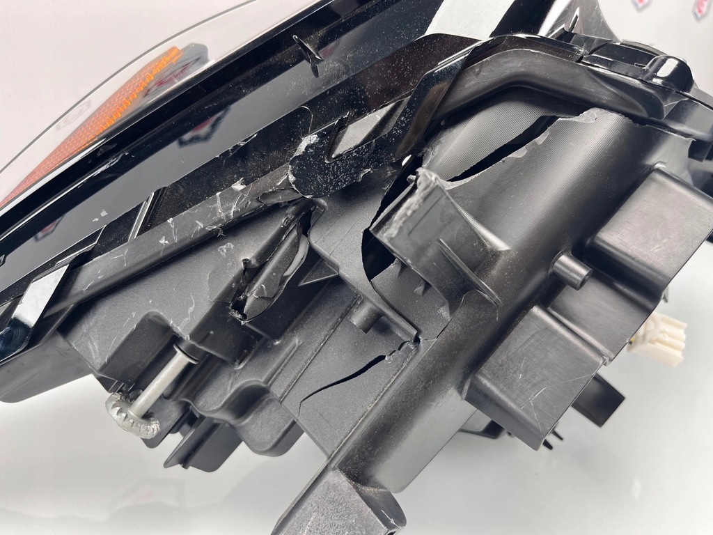 фото №4, Лампа права перед lexus nx full led