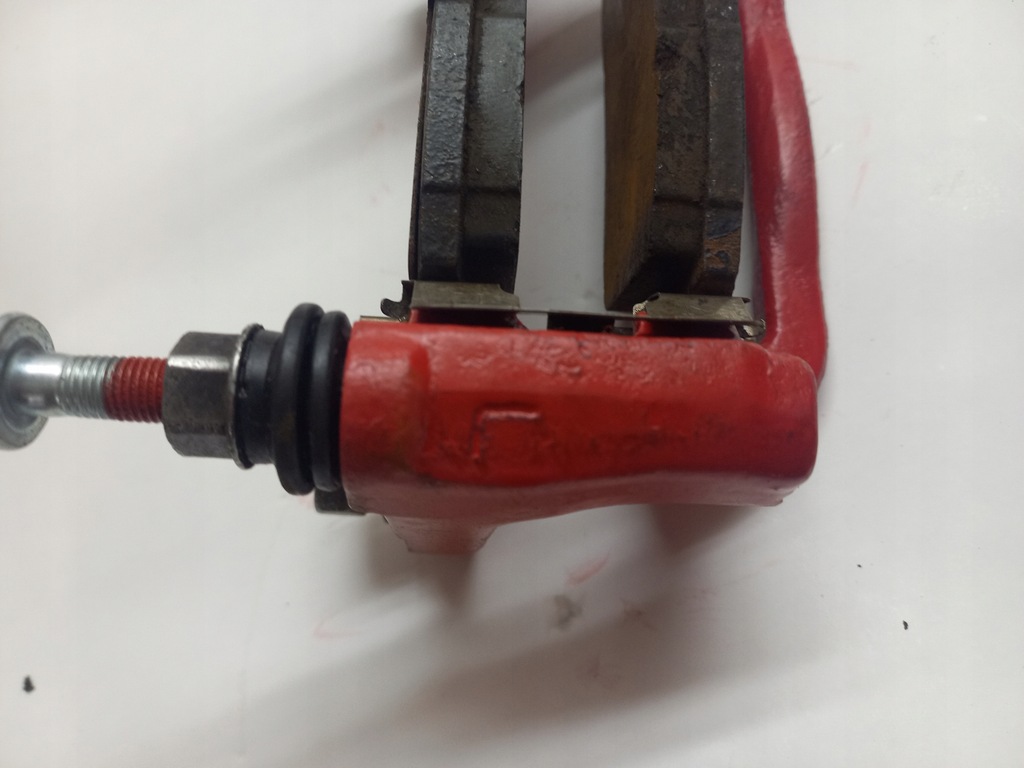 фото №9, Toyota previa ii 00-06 avensis verso sienna скоба тормоза суппорт задняя