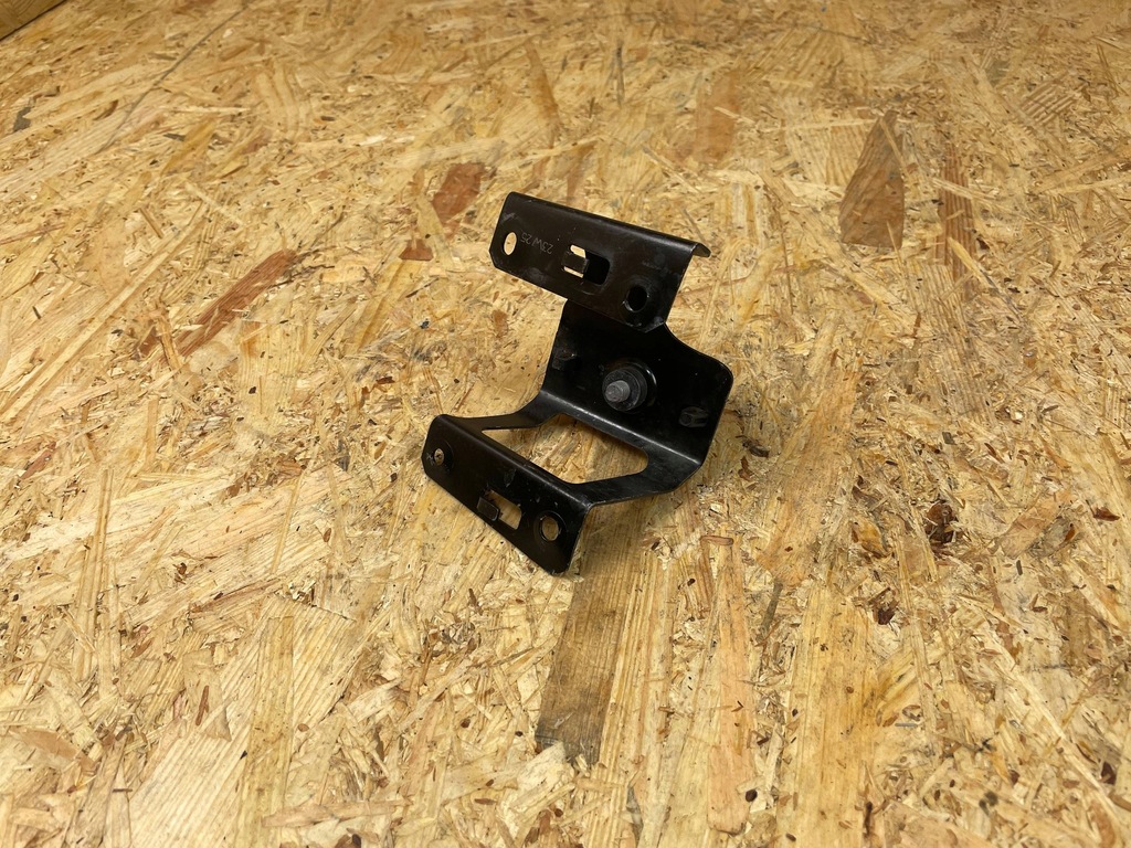 фото №6, Замок зачіп засувка капот правий volvo xc40 ii 32244455 2017-