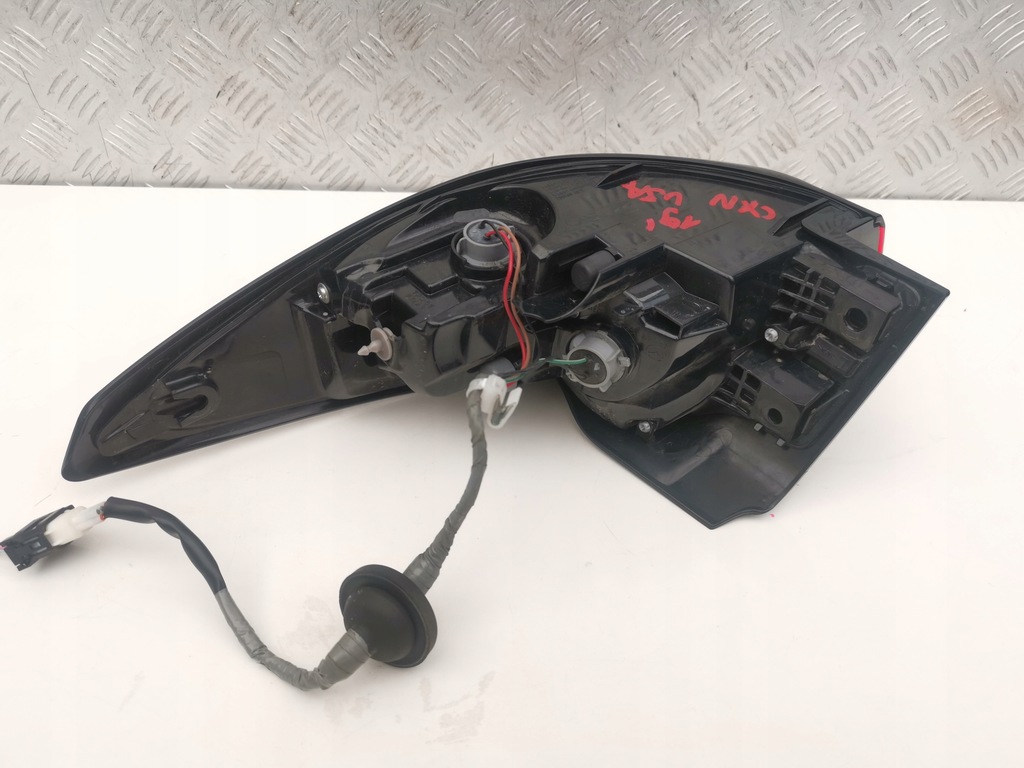 фото №10, Mazda cx5 ii 17- лампа задняя задняя правая usa обычная нет led