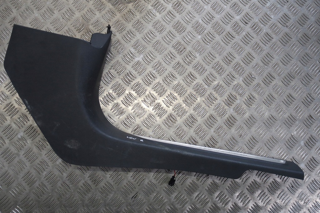 фото №1, Накладка внутренняя порог p maserati levante