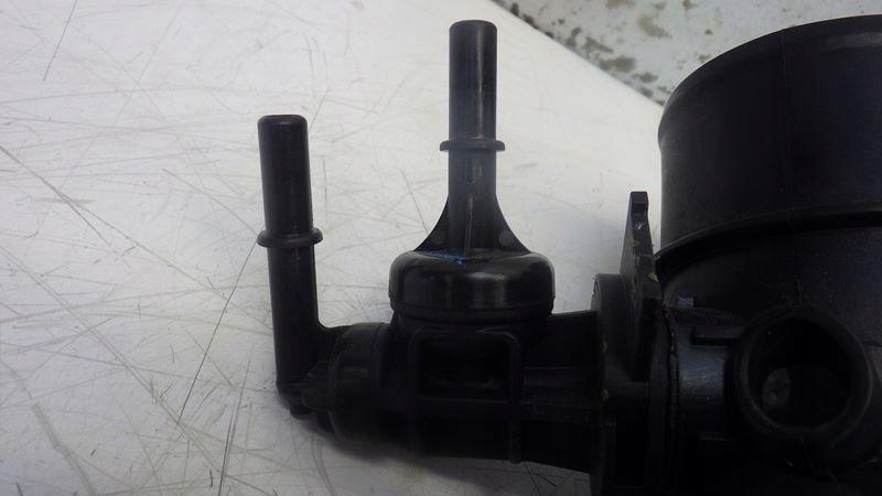 Труба повітрозабірник повітря renault clio v 1.0 tce 165763262r Недорого